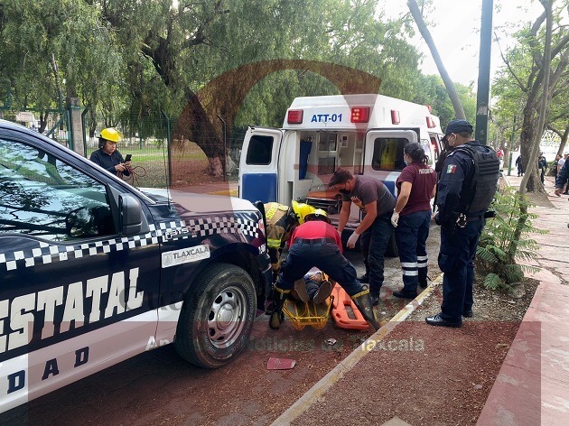 Ebrio hombre cae al Zahuapan; sólo sufre lesiones menores